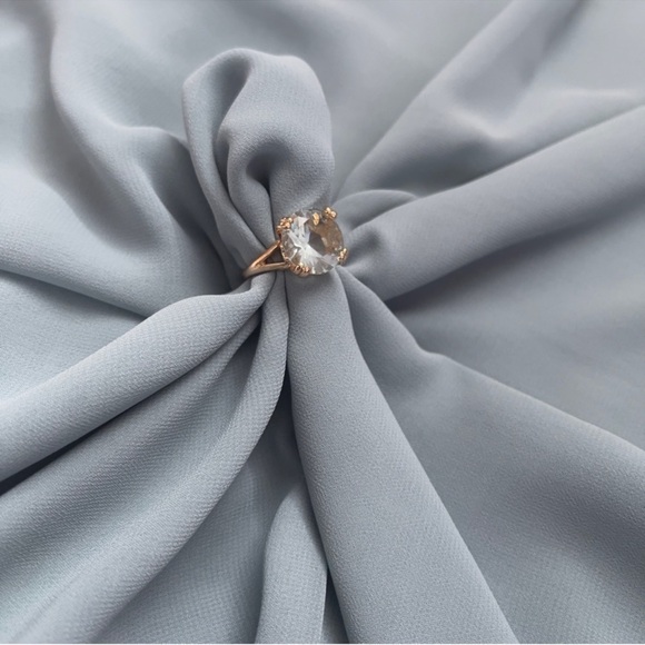 Gold Ring - Picture 2 of 6